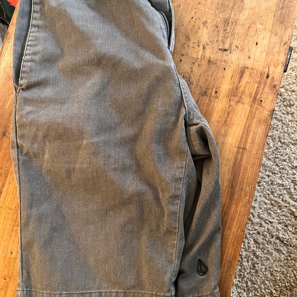 Volcom shorts size 30 - Picture 2 of 4